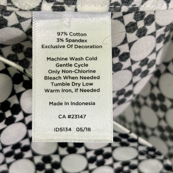 Talbots Non Iron Geometric Pattern Button Up Size 6 - Picture 3 of 5